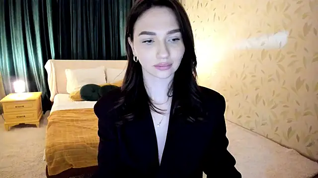 Snapshot of GracefulLook chatting on 10-04-25, 07:48 GracefulLook online show from 10-04-25, 07:48