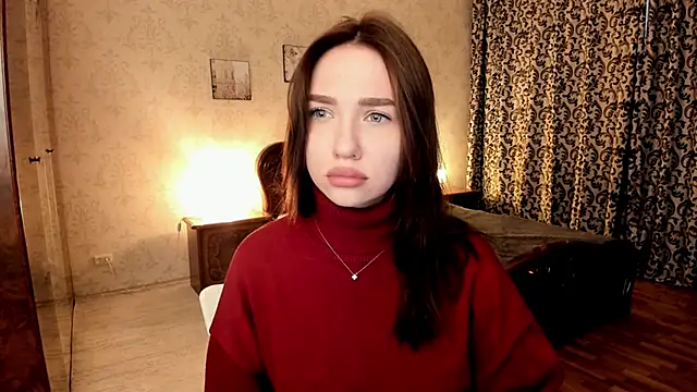 Snapshot of GracefulLook chatting on 10-10-25, 04:02 GracefulLook online show from 10-10-25, 04:02