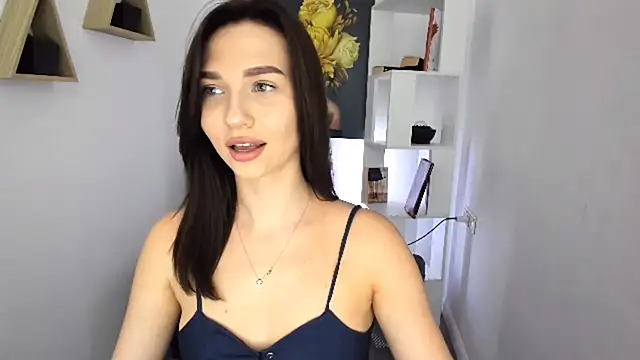 Snapshot of GracefulLook chatting on 09-17-25, 11:45 GracefulLook online show from 09-17-25, 11:45