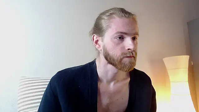 Snapshot of Damien_Bi chatting on 02-26-25, 05:03 Damien Bi online show from 02-26-25, 05:03