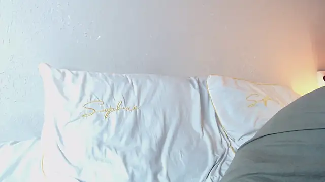 Snapshot of Damien_Bi chatting on 12-06-24, 01:24 Damien Bi online show from 12-06-24, 01:24