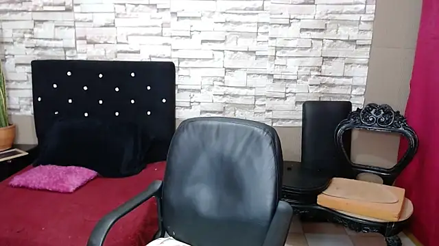 MarianaNight02 online show from 02-10-26, 04:44