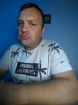 Snapshot of Bury0117 chatting on 10-11-25, 06:42 Bury0117 online show from 10-11-25, 06:42