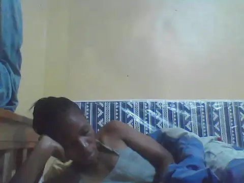 Snapshot of Smillie_prety chatting on 04-17-26, 03:20 Smillie prety online show from 04-17-26, 03:20