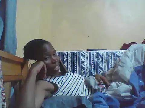 Snapshot of Smillie_prety chatting on 05-15-26, 03:21 Smillie prety online show from 05-15-26, 03:21