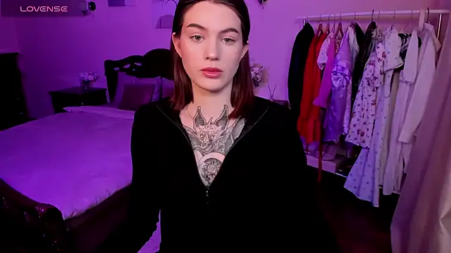 NikkieKatty online show from 02-22-25, 05:13