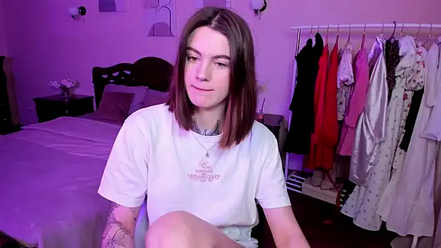 NikkieKatty online show from 01-21-25, 05:09