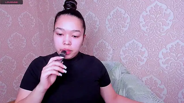 Snapshot of Kris_top_Lee chatting on 04-07-26, 02:46 Kris top Lee online show from 04-07-26, 02:46