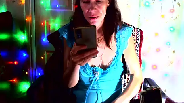 Snapshot of Ladywinter chatting on 06-15-26, 03:44 Ladywinter online show from 06-15-26, 03:44