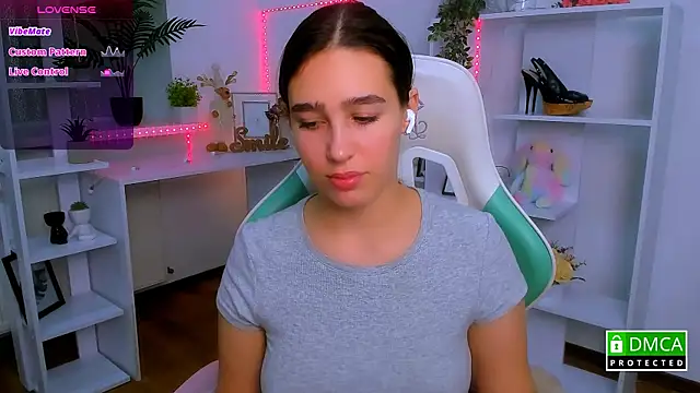  Eliizabeth  online show from 11-25-25, 10:32