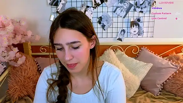  Eliizabeth  online show from 05-28-26, 10:04