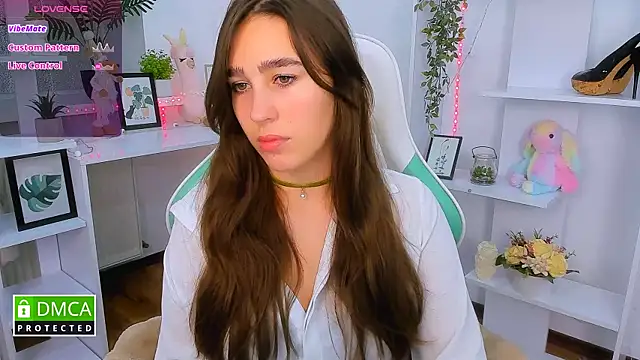  Eliizabeth  online show from 10-25-25, 09:04