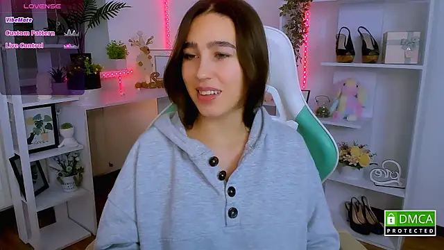  Eliizabeth  online show from 12-15-25, 09:20