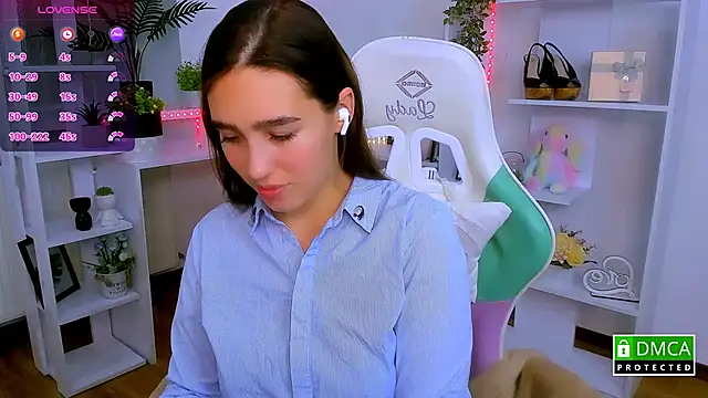  Eliizabeth  online show from 11-30-25, 10:10