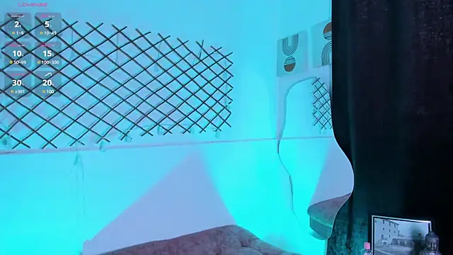 Snapshot of emma_woods_ chatting on 02-04-25, 12:44 emma woods online show from 02-04-25, 12:44