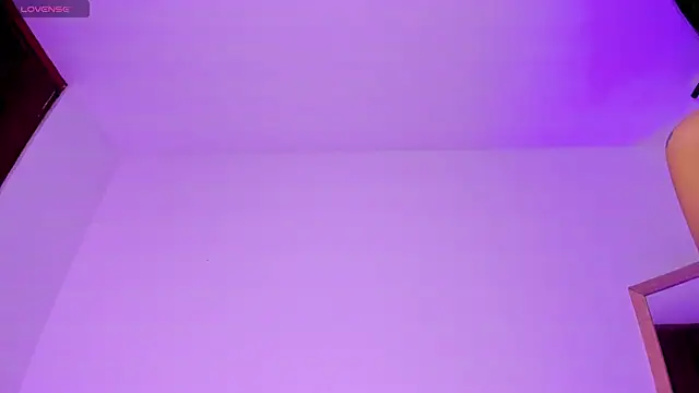 Snapshot of emma_woods_ chatting on 03-10-25, 03:30 emma woods online show from 03-10-25, 03:30