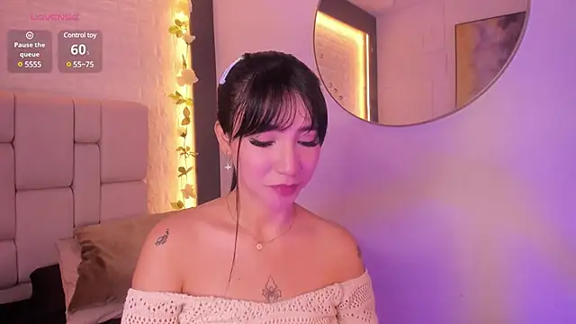 Snapshot of emma_woods_ chatting on 12-10-24, 06:28 emma woods online show from 12-10-24, 06:28