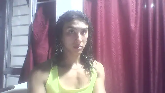 Snapshot of roxana_collins chatting on 05-07-26, 04:28 roxana collins online show from 05-07-26, 04:28