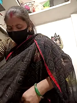 Snapshot of Riyaa-Devi chatting on 11-16-25, 04:56 Riyaa-Devi online show from 11-16-25, 04:56