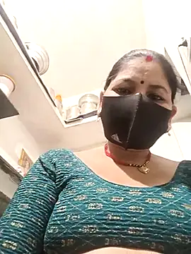 Snapshot of Riyaa-Devi chatting on 02-13-25, 05:44 Riyaa-Devi online show from 02-13-25, 05:44