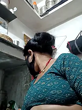 Snapshot of Riyaa-Devi chatting on 02-21-25, 06:04 Riyaa-Devi online show from 02-21-25, 06:04