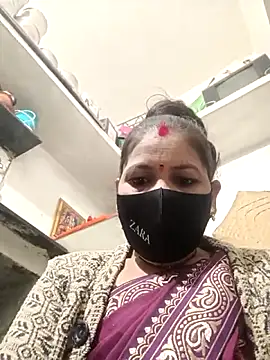 Snapshot of Riyaa-Devi chatting on 12-21-25, 05:36 Riyaa-Devi online show from 12-21-25, 05:36