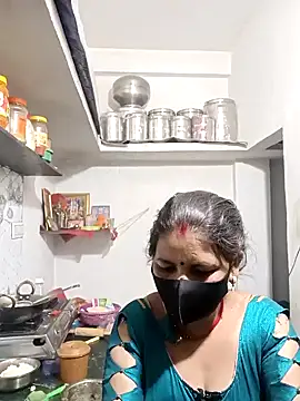 Snapshot of Riyaa-Devi chatting on 12-18-24, 03:47 Riyaa-Devi online show from 12-18-24, 03:47