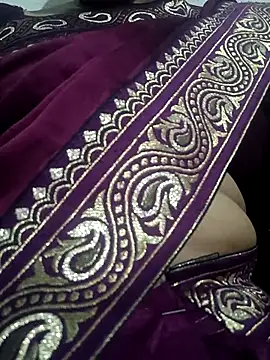 Snapshot of Riyaa-Devi chatting on 07-12-26, 12:50 Riyaa-Devi online show from 07-12-26, 12:50