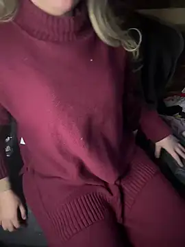 Snapshot of Mayoosh6 chatting on 02-08-25, 11:55 Mayoosh6 online show from 02-08-25, 11:55