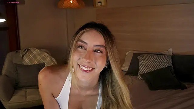 Snapshot of lua_ferch__ chatting on 05-05-26, 01:25 lua ferch online show from 05-05-26, 01:25