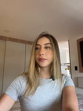 Snapshot of lua_ferch__ chatting on 05-19-26, 06:04 lua ferch online show from 05-19-26, 06:04