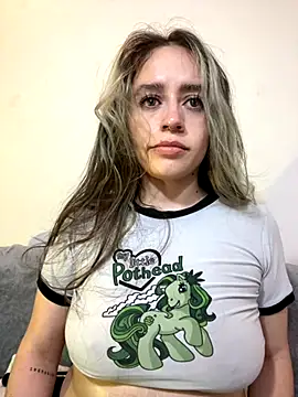 Natalia Suarez online show from 11-30-25, 02:45