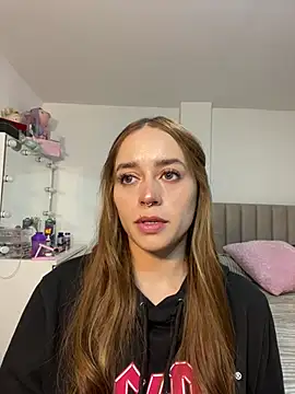 Snapshot of Natalia_Suarez chatting on 04-22-26, 12:50 Natalia Suarez online show from 04-22-26, 12:50