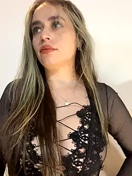 Natalia Suarez online show from 10-25-25, 03:06
