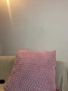 Natalia Suarez online show from 02-11-26, 11:04