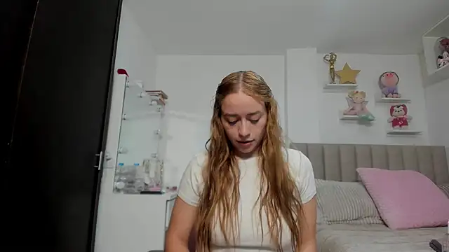 Natalia Suarez online show from 07-03-26, 12:39