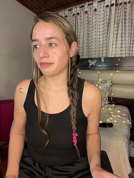 Natalia Suarez online show from 03-03-25, 04:54