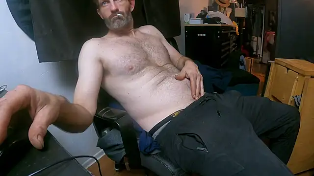 Snapshot of leanjamesdean chatting on 09-17-25, 07:10 leanjamesdean online show from 09-17-25, 07:10