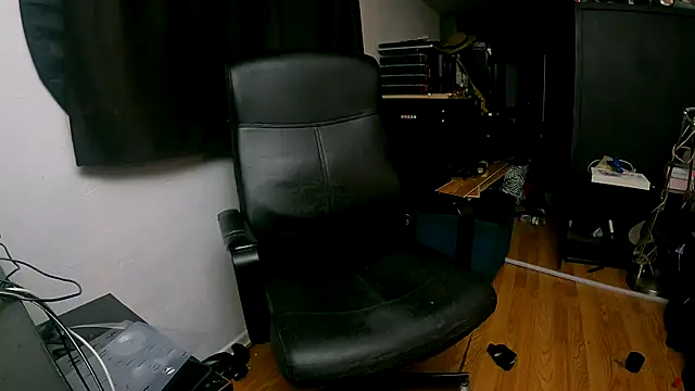 Snapshot of leanjamesdean chatting on 10-18-25, 06:26 leanjamesdean online show from 10-18-25, 06:26