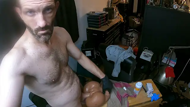 Snapshot of leanjamesdean chatting on 10-13-25, 03:35 leanjamesdean online show from 10-13-25, 03:35