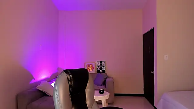 Snapshot of Kristen_Garner chatting on 02-04-26, 08:04 Kristen Garner online show from 02-04-26, 08:04