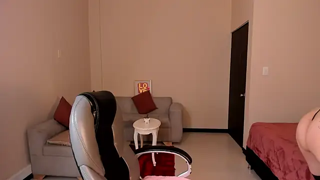 Kristen Garner online show from 04-08-26, 08:10