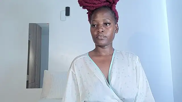 Snapshot of Elegant_Ebony chatting on 10-19-25, 01:47 Elegant Ebony online show from 10-19-25, 01:47