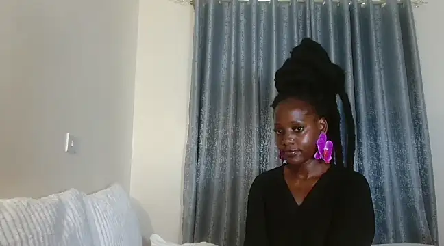 Snapshot of Elegant_Ebony chatting on 03-15-25, 10:57 Elegant Ebony online show from 03-15-25, 10:57