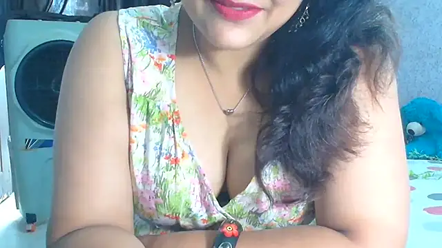 Maria 55 online show from 06-18-26, 07:07