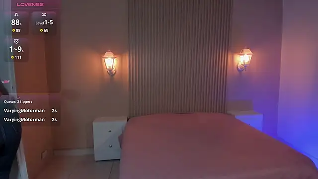Snapshot of EmilyEvans7 chatting on 10-18-25, 04:42 EmilyEvans7 online show from 10-18-25, 04:42