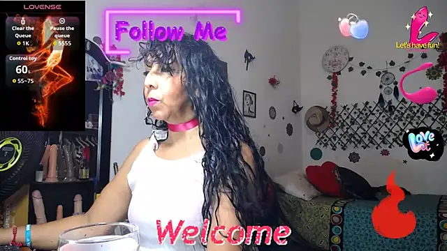 Snapshot of YourWhoreXX chatting on 09-22-25, 01:06 YourWhoreXX online show from 09-22-25, 01:06