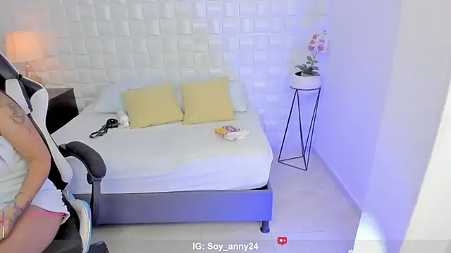 anny rouse24 online show from 04-06-26, 02:29