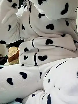 lolo890 online show from 12-04-25, 09:25