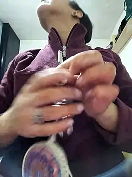 Snapshot of lolo890 chatting on 02-02-26, 11:04 lolo890 online show from 02-02-26, 11:04